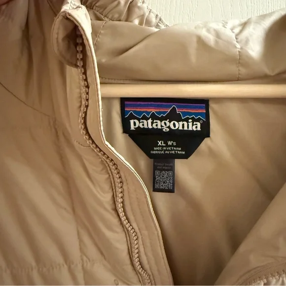 W’s XL Light Gust Hooded Vest- Patagonia - Picture 4 of 5